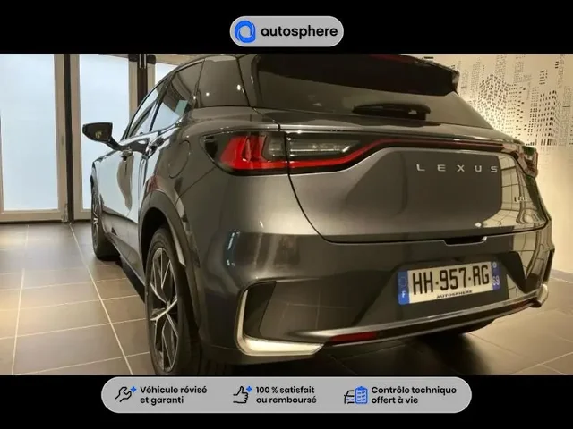 Démonstration Lexus Lbx à CHAMPAGNE AU MONT D'OR chez Toyota Lyon Nord 