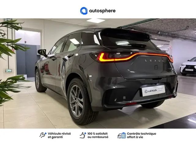 Démonstration Lexus Lbx à CHAMPAGNE AU MONT D'OR chez Toyota Lyon Nord 