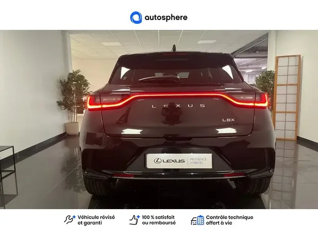 Démonstration Lexus Lbx à CHAMPAGNE AU MONT D'OR chez Toyota Lyon Nord 