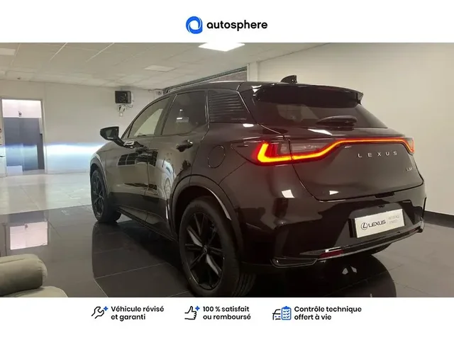 Démonstration Lexus Lbx à CHAMPAGNE AU MONT D'OR chez Toyota Lyon Nord 