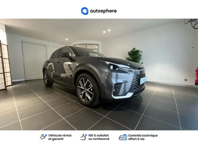 Démonstration Lexus Lbx à CHAMPAGNE AU MONT D'OR chez Toyota Lyon Nord 