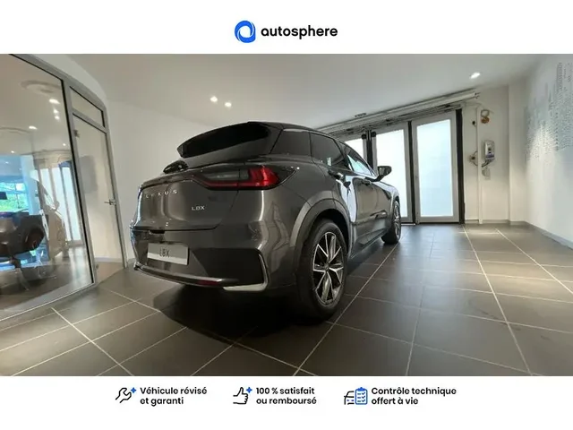Démonstration Lexus Lbx à CHAMPAGNE AU MONT D'OR chez Toyota Lyon Nord 