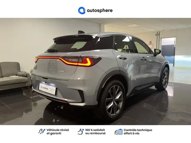 Démonstration Lexus Lbx à CHAMPAGNE AU MONT D'OR chez Toyota Lyon Nord 