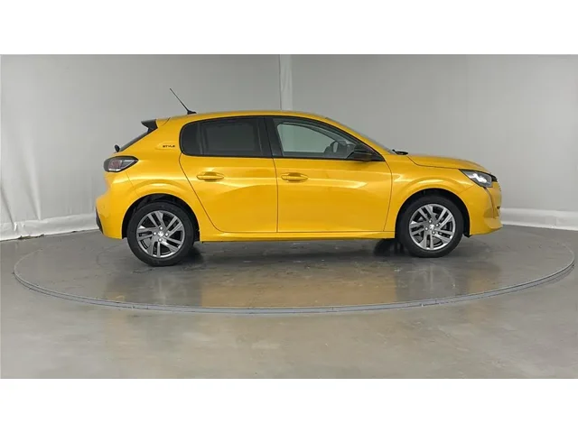 Occasion Peugeot 208 à MAGENTA chez RENAULT | EPERNAY & SEZANNE