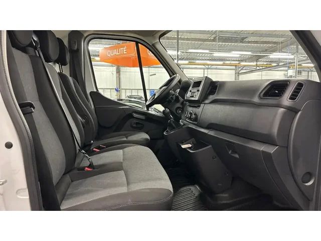 Occasion Renault Master à Maizieres la grande paroisse chez DACIA ROMILLY