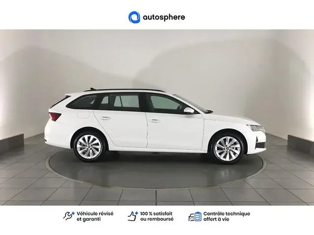 Démonstration Skoda Octavia Combi à CHAMPNIERS chez Volkswagen Angouleme