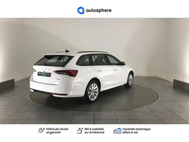 Démonstration Skoda Octavia Combi à CHAMPNIERS chez Volkswagen Angouleme