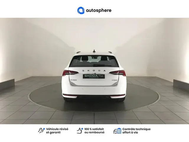 Démonstration Skoda Octavia Combi à CHAMPNIERS chez Volkswagen Angouleme
