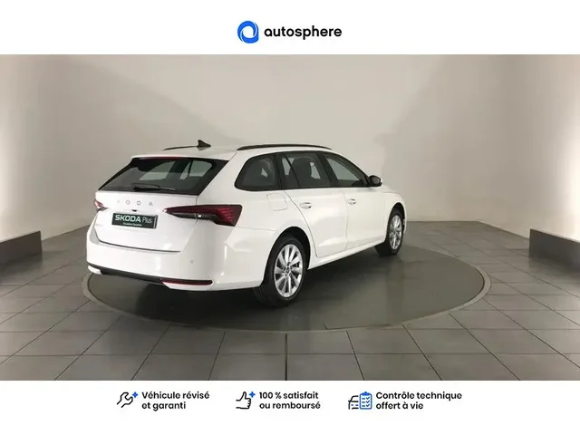 Démonstration Skoda Octavia Combi à CHAMPNIERS chez Volkswagen Angouleme