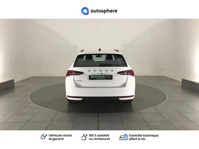 Démonstration Skoda Octavia Combi à CHAMPNIERS chez Volkswagen Angouleme