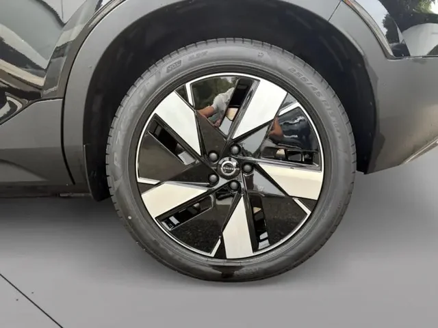 Démo VOLVO EX40 à  chez Elypse Autos