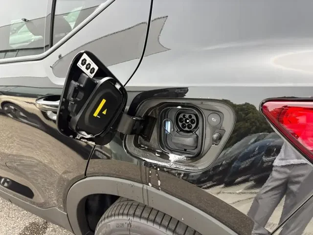 Démo VOLVO EX40 à  chez Elypse Autos