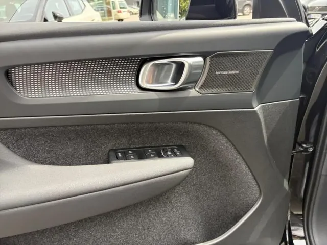 Démo VOLVO EX40 à  chez Elypse Autos