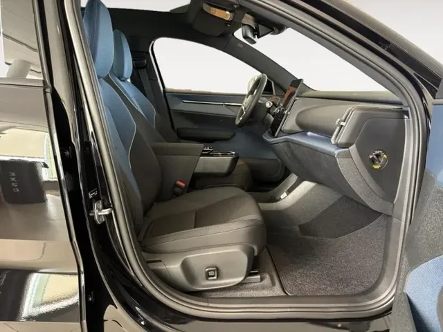Démo VOLVO EX30 Cross Country à  chez Elypse Autos