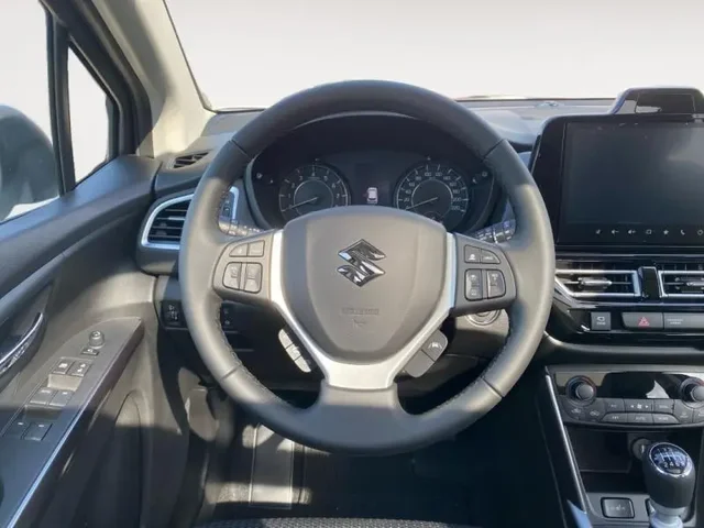 Démo SUZUKI S-Cross à  chez Elypse Autos