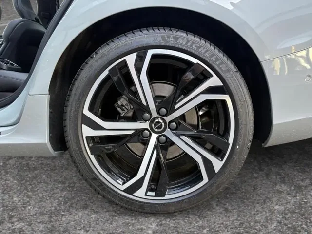 Démo VOLVO V60 à  chez Elypse Autos