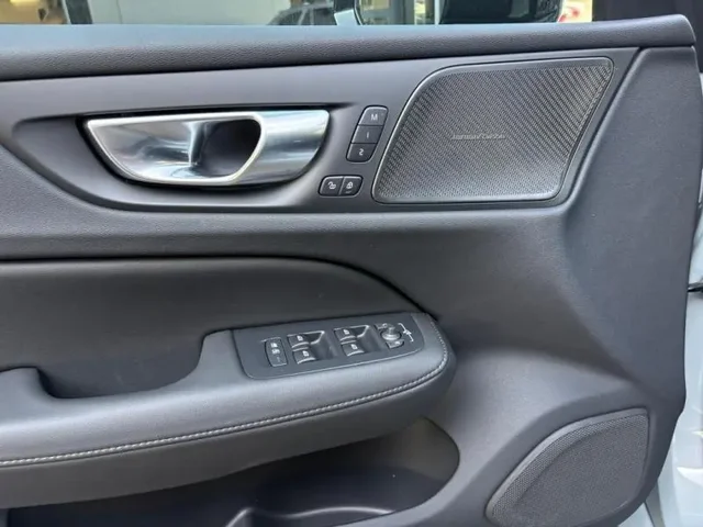 Démo VOLVO V60 à  chez Elypse Autos