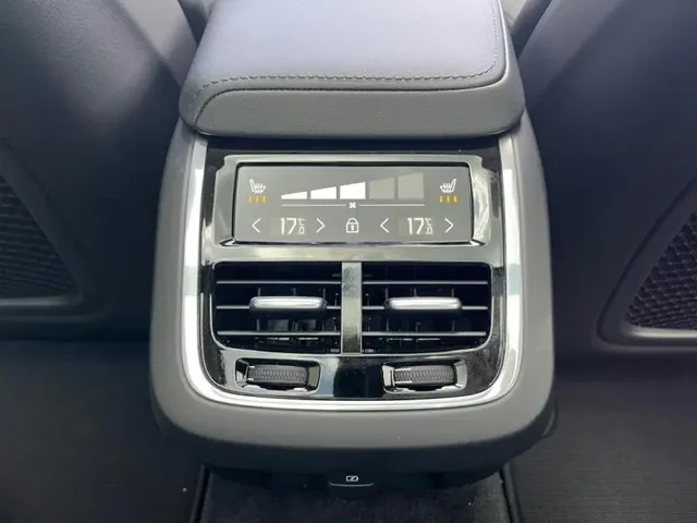 Démo VOLVO V60 à  chez Elypse Autos