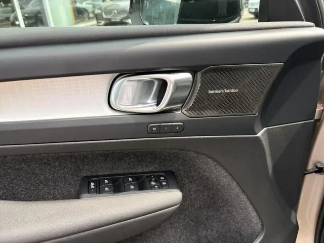 Occasion VOLVO XC40 à  chez Elypse Autos