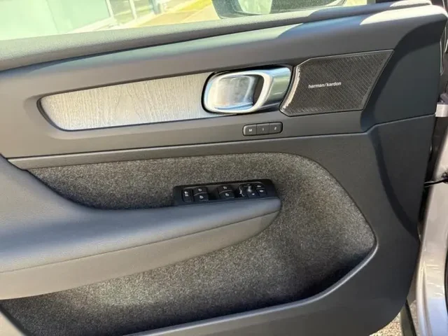 Démo VOLVO XC40 à  chez Elypse Autos