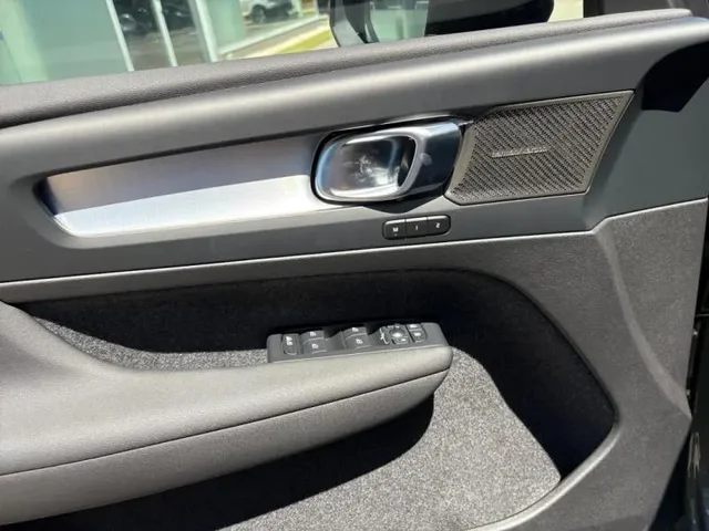 Démo VOLVO XC40 à  chez Elypse Autos