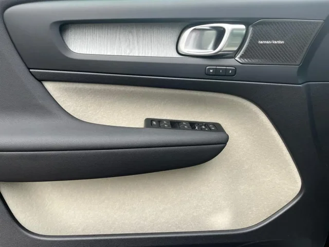 Démo VOLVO XC40 à  chez Elypse Autos