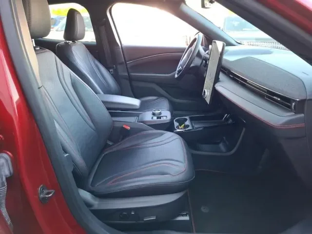 Occasion FORD Mustang Mach-E à Cesson chez Groupe Zélus