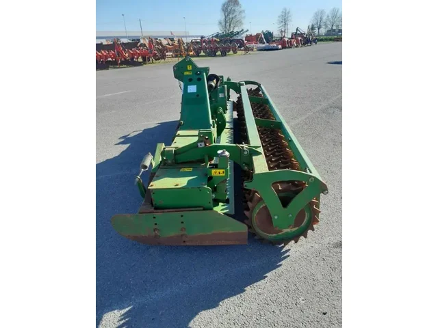 Occasion Amazone KG4000 SUPER cultimix à ANTIGNY chez Groupe OUVRARD