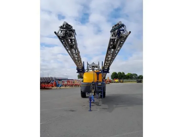 Occasion Caruelle OLYMPIA 400S à ANTIGNY chez Groupe OUVRARD