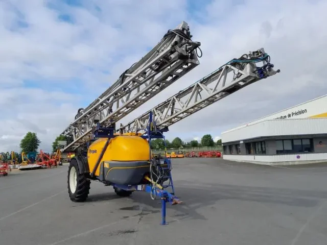 Occasion Caruelle OLYMPIA 400S à ANTIGNY chez Groupe OUVRARD