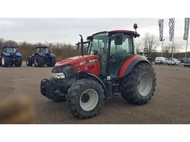Occasion Case IH FARMALL85C à ANTIGNY chez Groupe OUVRARD