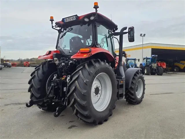 Occasion Case IH MAXXUM125CVX à ANTIGNY chez Groupe OUVRARD