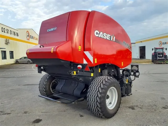 Occasion Case IH RB 455 à ANTIGNY chez Groupe OUVRARD