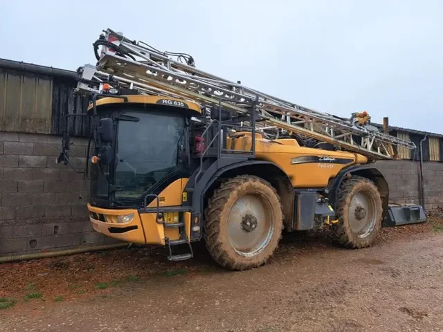 Occasion Challenger ROGATOR à ANTIGNY chez Groupe OUVRARD