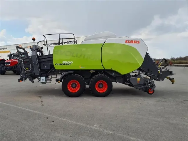 Occasion Claas 5300 à ANTIGNY chez Groupe OUVRARD