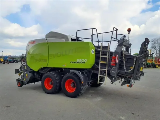 Occasion Claas 5300 à ANTIGNY chez Groupe OUVRARD