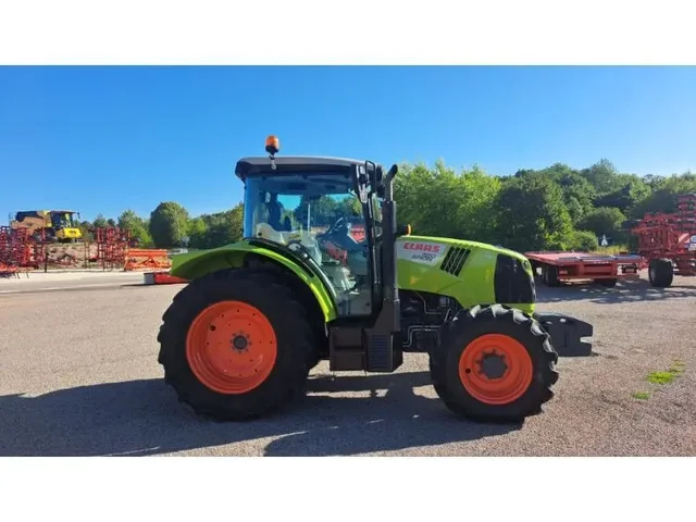 Occasion Claas ARION 420M à ANTIGNY chez Groupe OUVRARD