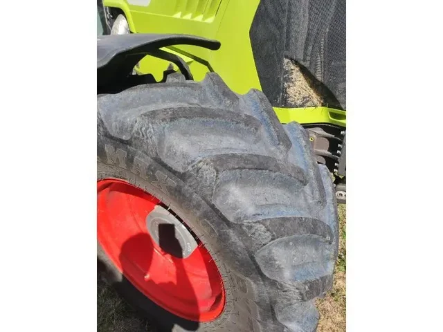 Occasion Claas ARION 640 à ANTIGNY chez Groupe OUVRARD