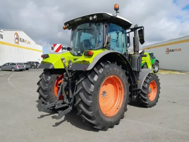 Occasion Claas ARION530 à ANTIGNY chez Groupe OUVRARD