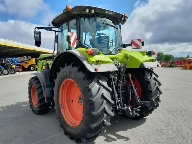 Occasion Claas ARION530 à ANTIGNY chez Groupe OUVRARD