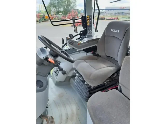 Occasion Claas ARION530 à ANTIGNY chez Groupe OUVRARD