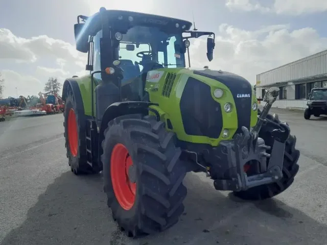 Occasion Claas ARION610 à ANTIGNY chez Groupe OUVRARD