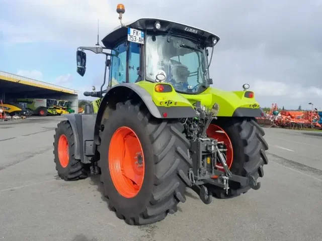 Occasion Claas ARION610 à ANTIGNY chez Groupe OUVRARD