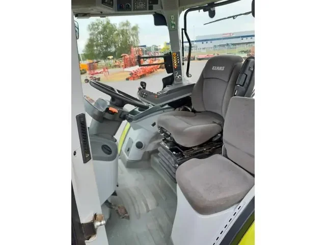 Occasion Claas ARION610 à ANTIGNY chez Groupe OUVRARD