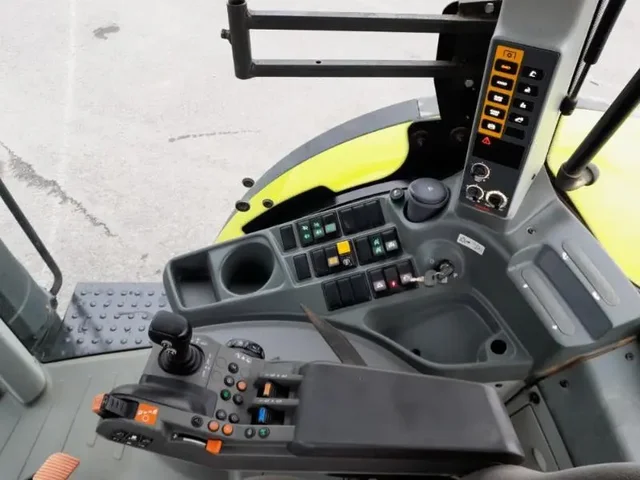 Occasion Claas ARION610 à ANTIGNY chez Groupe OUVRARD