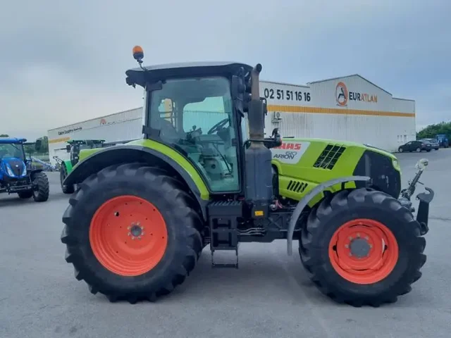 Occasion Claas ARION610 à ANTIGNY chez Groupe OUVRARD