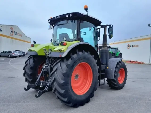 Occasion Claas ARION610 à ANTIGNY chez Groupe OUVRARD