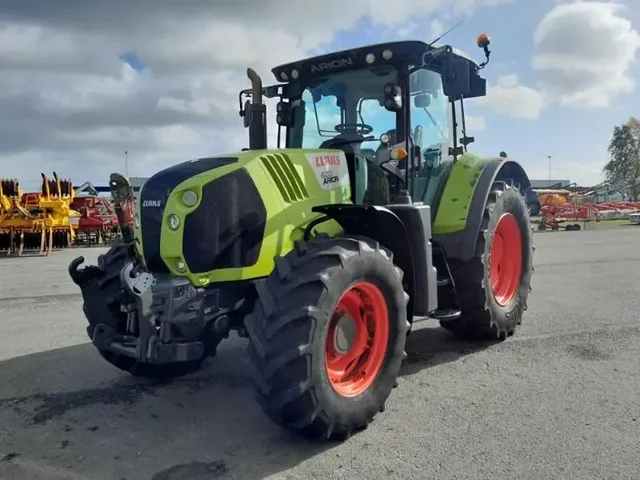 Occasion Claas ARION620 à ANTIGNY chez Groupe OUVRARD