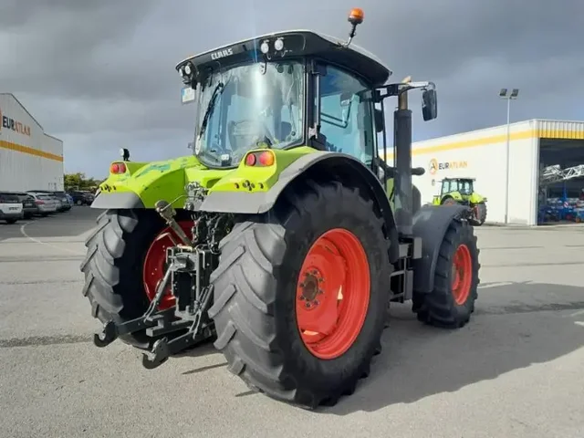 Occasion Claas ARION620 à ANTIGNY chez Groupe OUVRARD