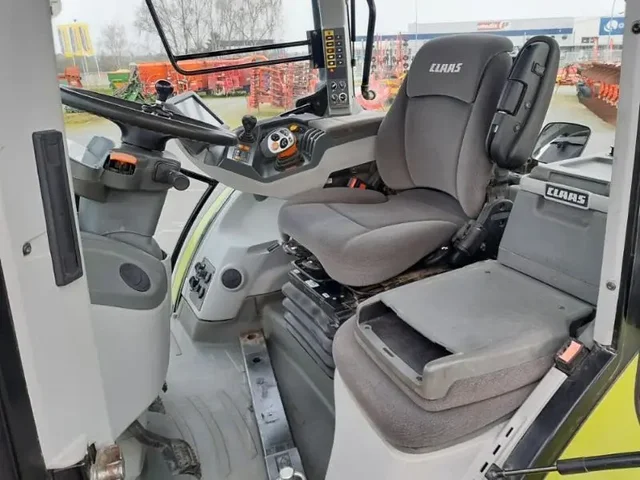 Occasion Claas ARION650 à ANTIGNY chez Groupe OUVRARD